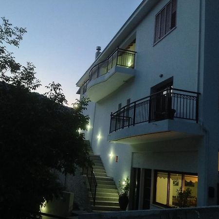 Apartament Ta Spitakia Tis Theodosias Kalopanajotis Zewnętrze zdjęcie