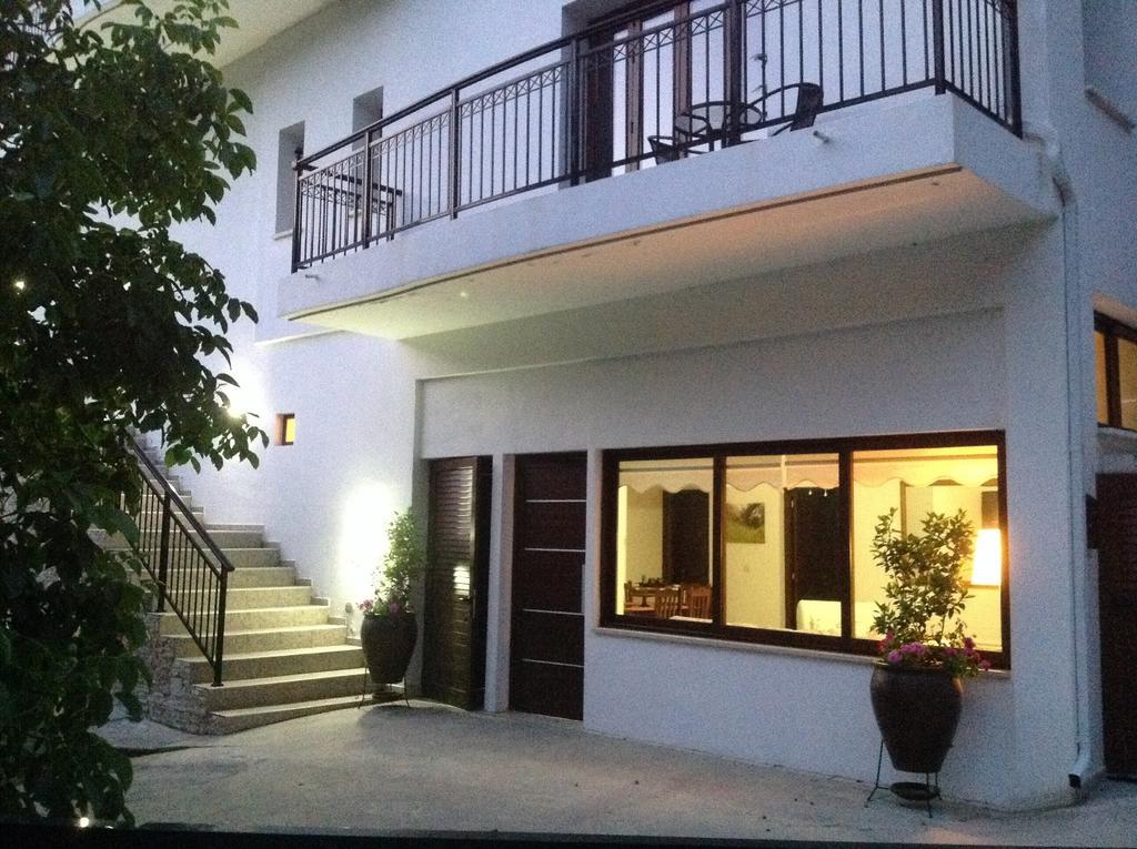 Apartament Ta Spitakia Tis Theodosias Kalopanajotis Zewnętrze zdjęcie