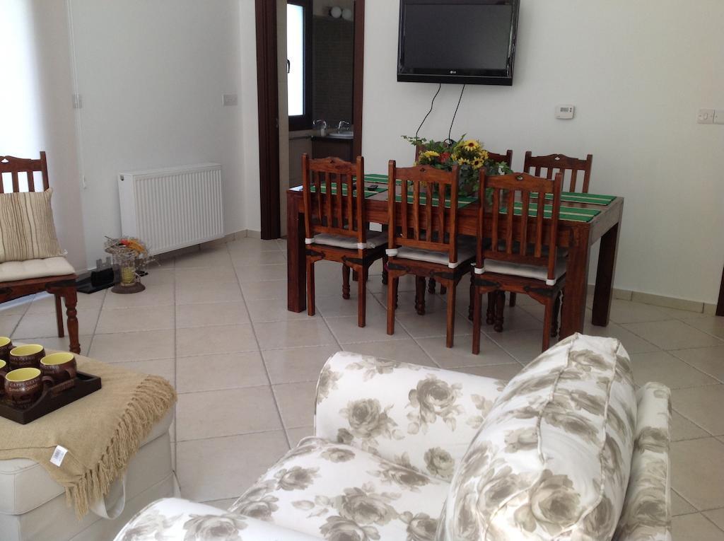 Apartament Ta Spitakia Tis Theodosias Kalopanajotis Pokój zdjęcie