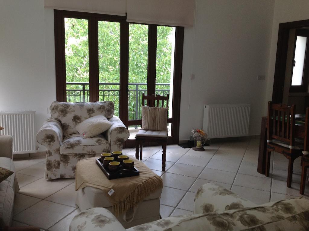 Apartament Ta Spitakia Tis Theodosias Kalopanajotis Pokój zdjęcie